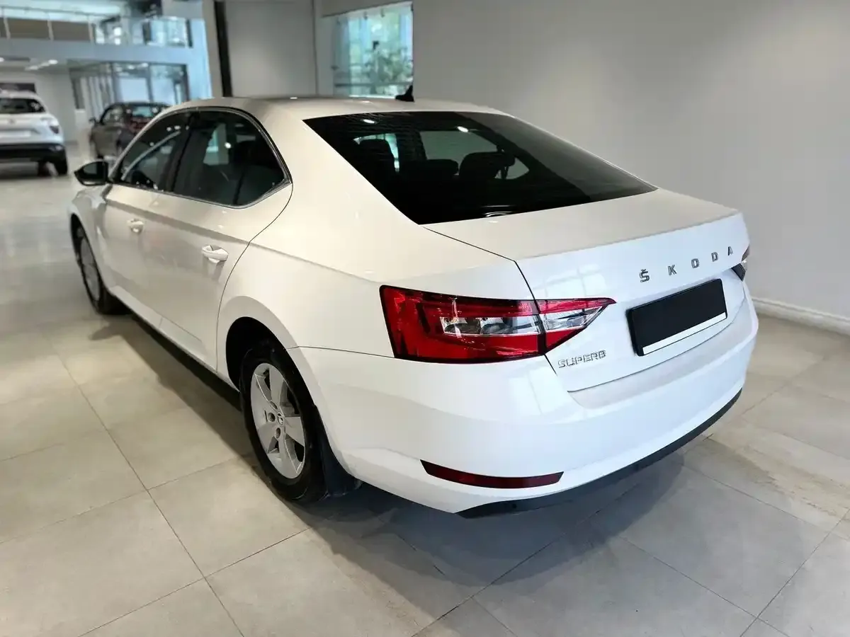 Skoda Superb Combi